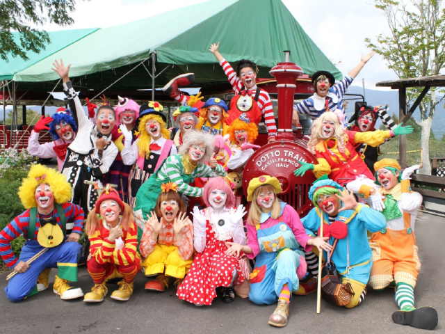 クラウンの集合写真